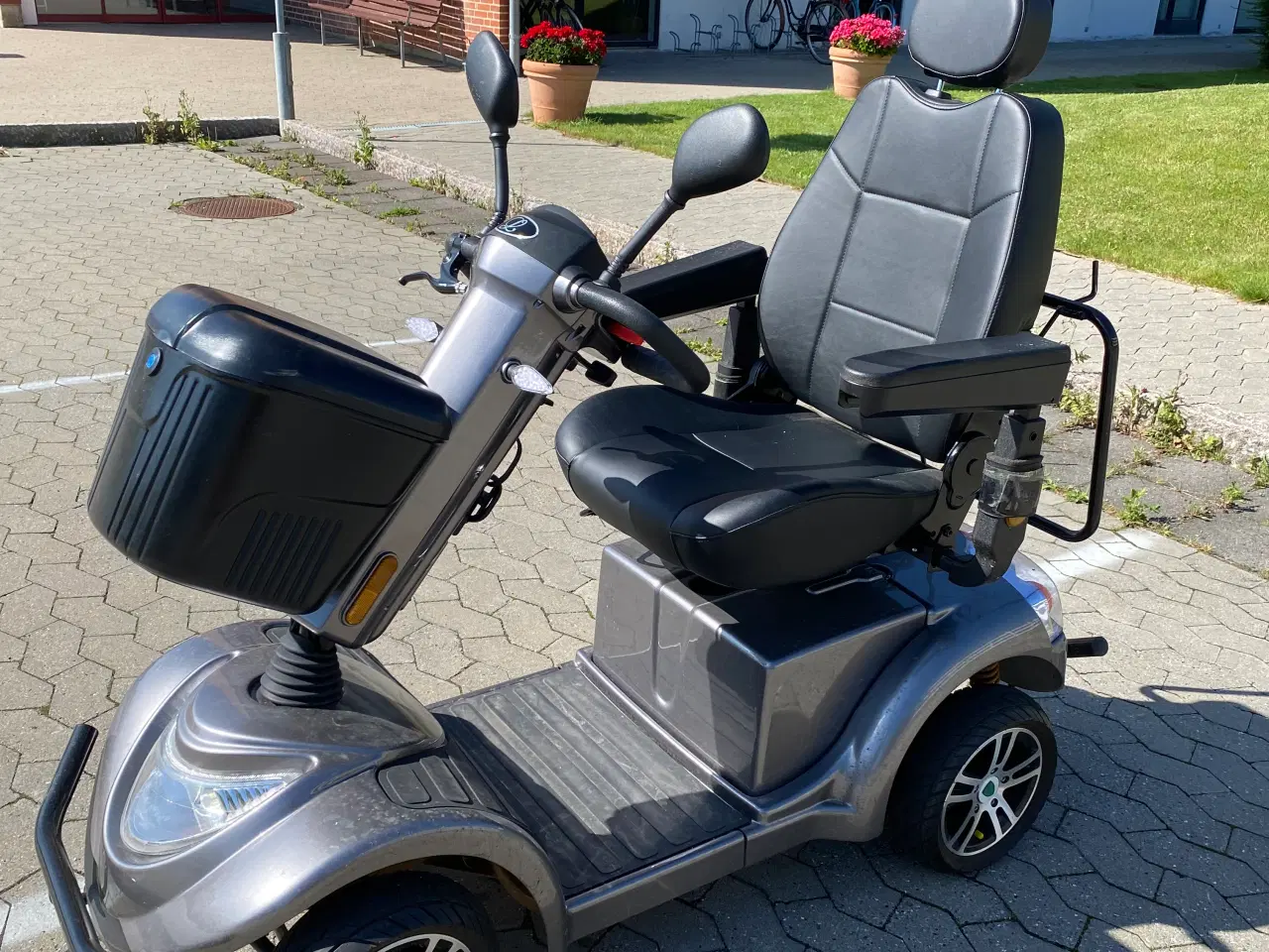 Billede 2 - El- scooter. Spar 20.000 kr. Som ny. Ekstra nedsat
