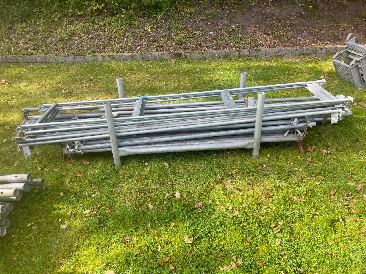 Billede 9 - Haki stillads til stort tag
