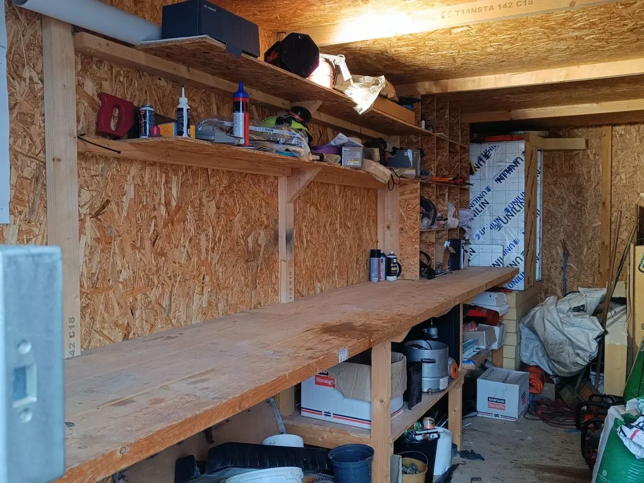 Billede 10 - - - - Container, isoleret, indrettet med bord og hyller