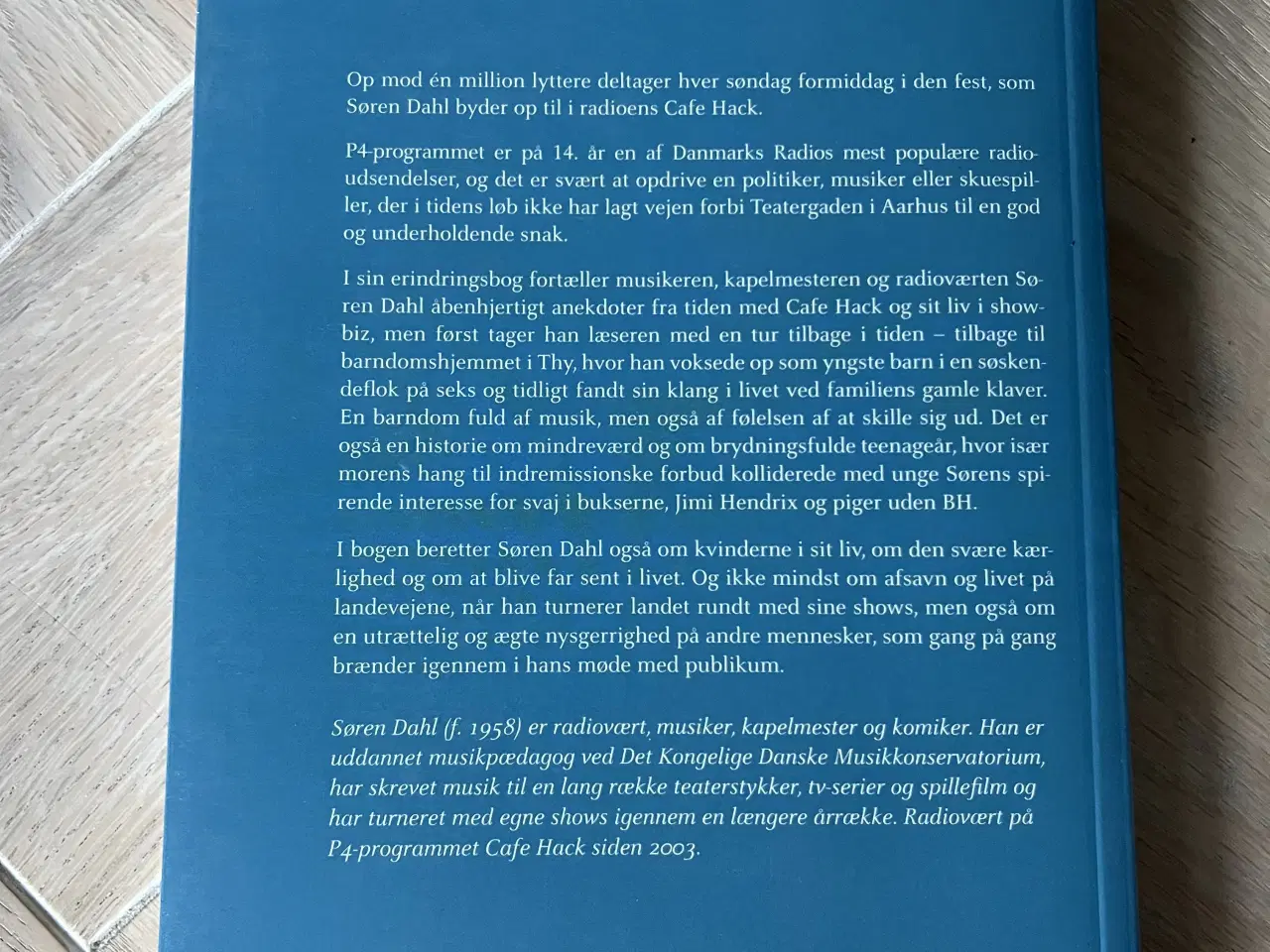 Billede 2 - Med fanden i hælene