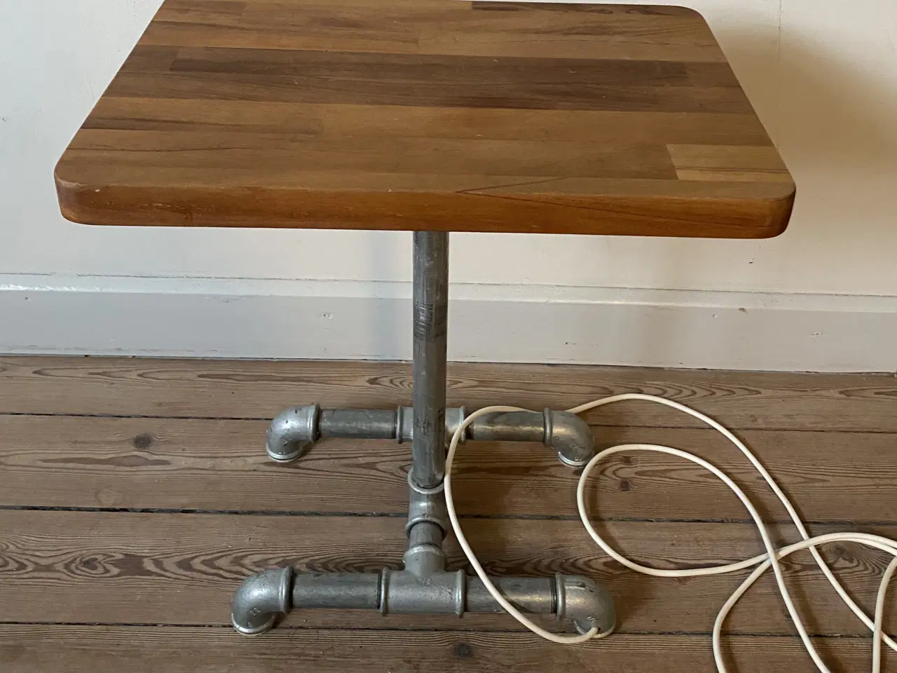 Billede 1 - Lille bord / sengebord