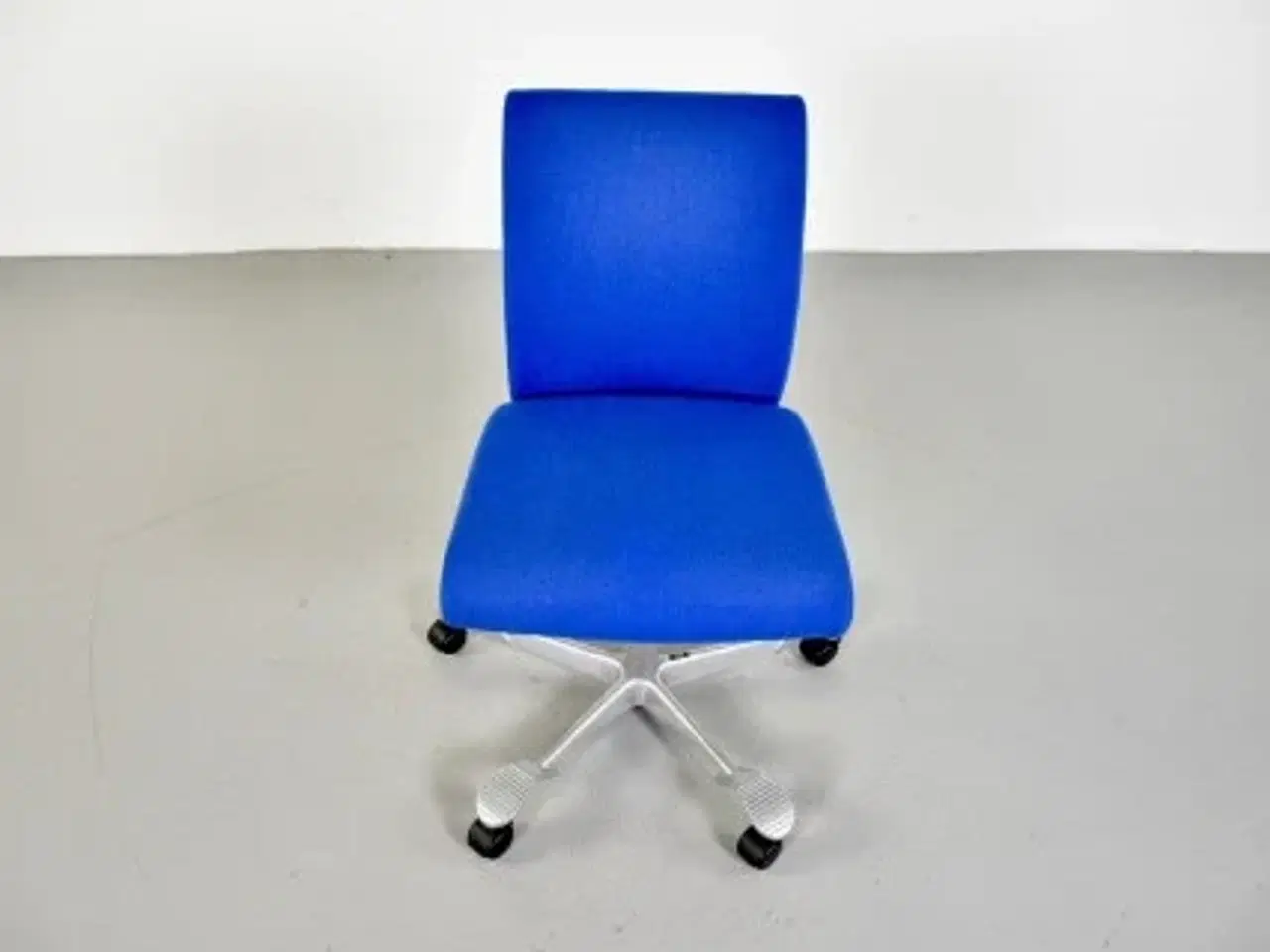 Billede 5 - Häg h04 credo 4200 kontorstol med blåt polster og gråt stel