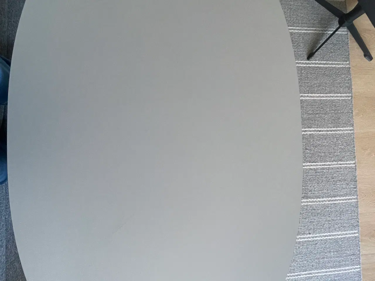 Billede 3 - Sofabord lys grå laminat