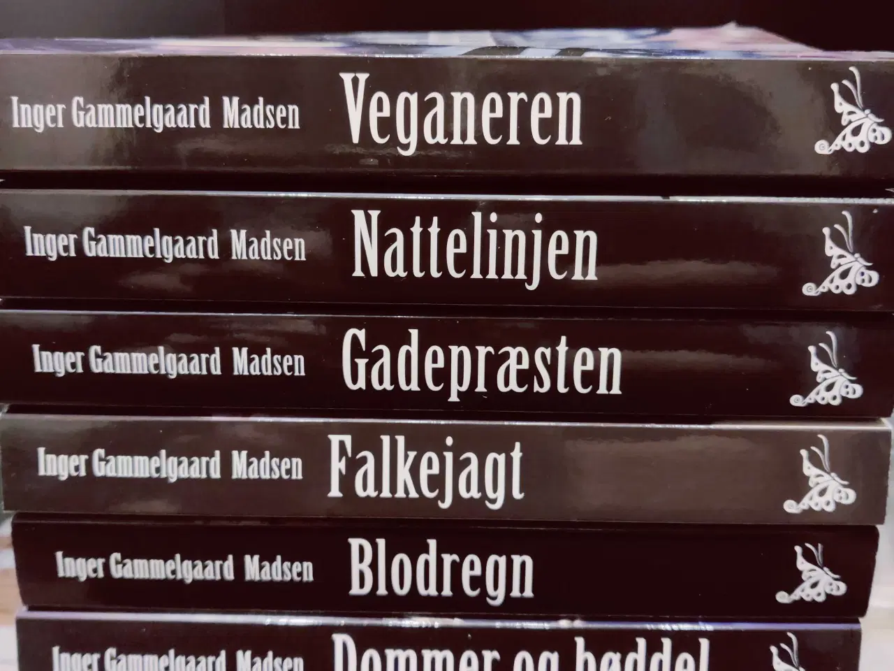 Billede 3 - Krimi - Mari Jungstedt og Inger Gammelgaard Madsen
