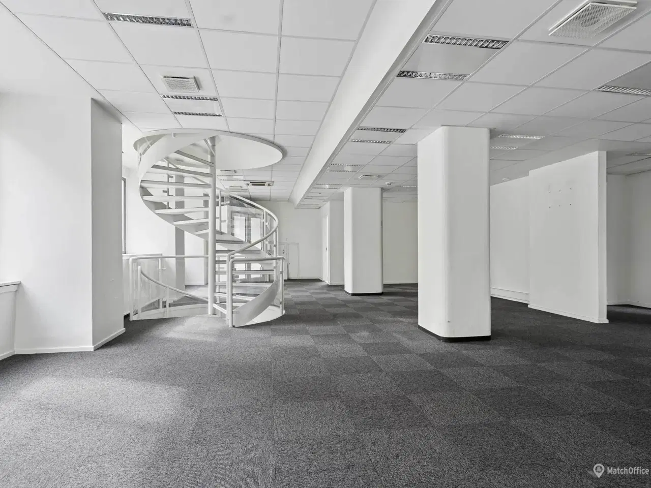 Billede 2 - Butik med god facade eksponering på Nørrebrogade - Eftertragtet hjørnelejemål.