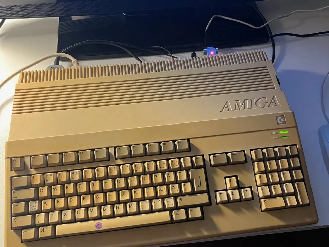 Billede 4 - Amiga 500 med 1000 spil og skærm