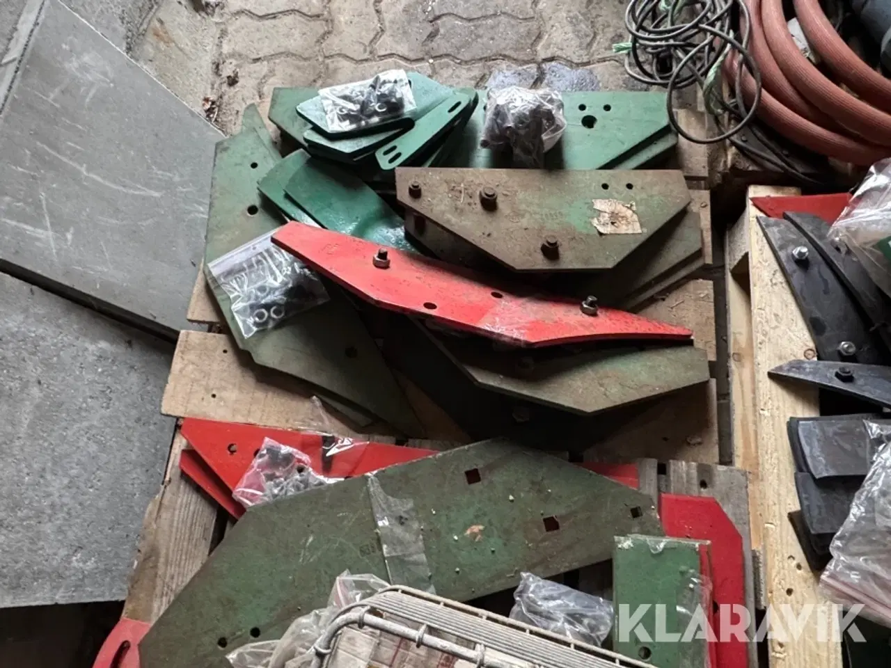 Billede 11 - Reservedele Kverneland sliddele