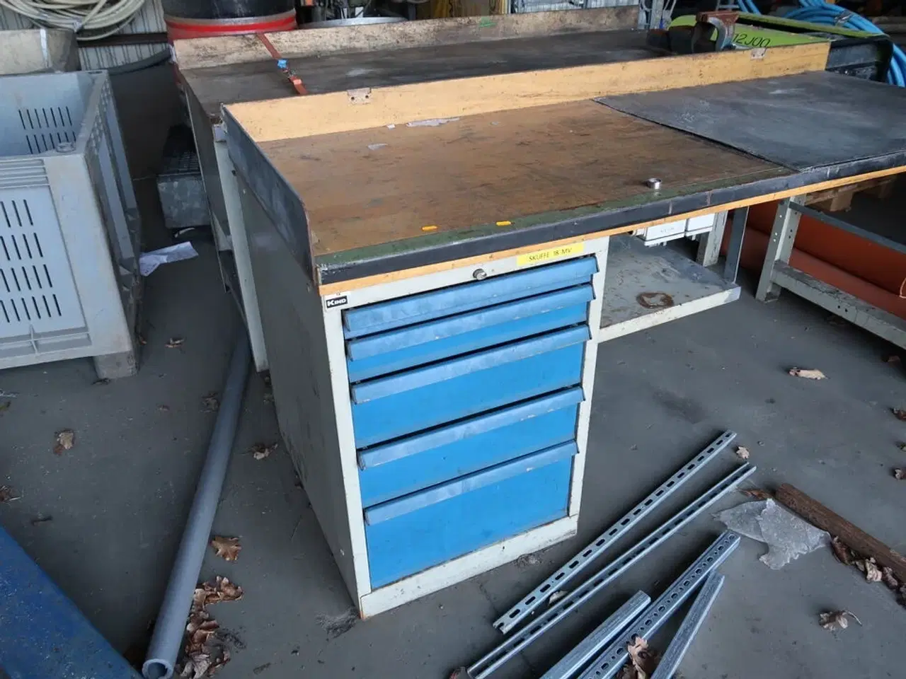 Billede 2 - Arbejdsbord med skruestik