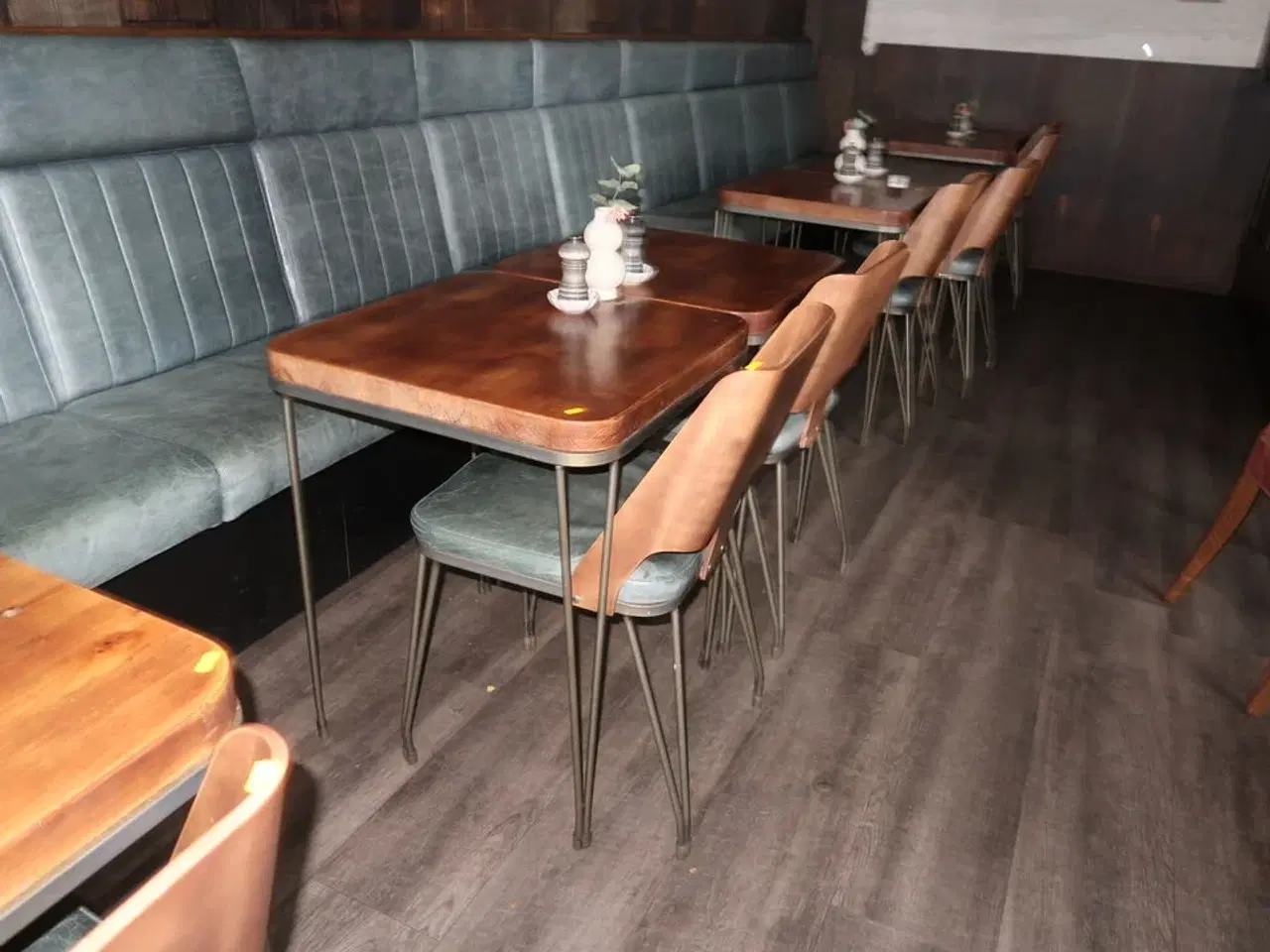 Billede 3 - 4 stk. borde med 4 stk. stole