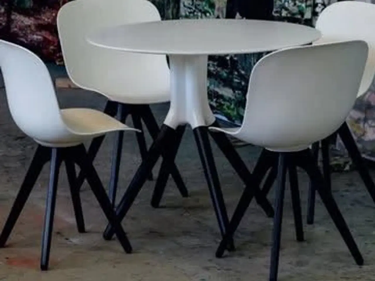 Billede 1 - Cafebord i corian 4 ben