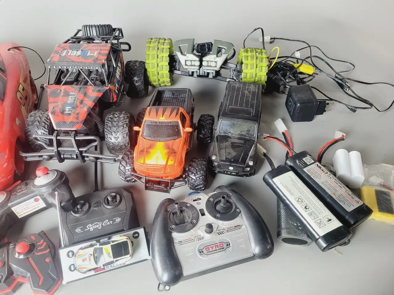 Billede 4 - Kæmpe Lot! Fjernstyrede Biler, Controllere Batteri