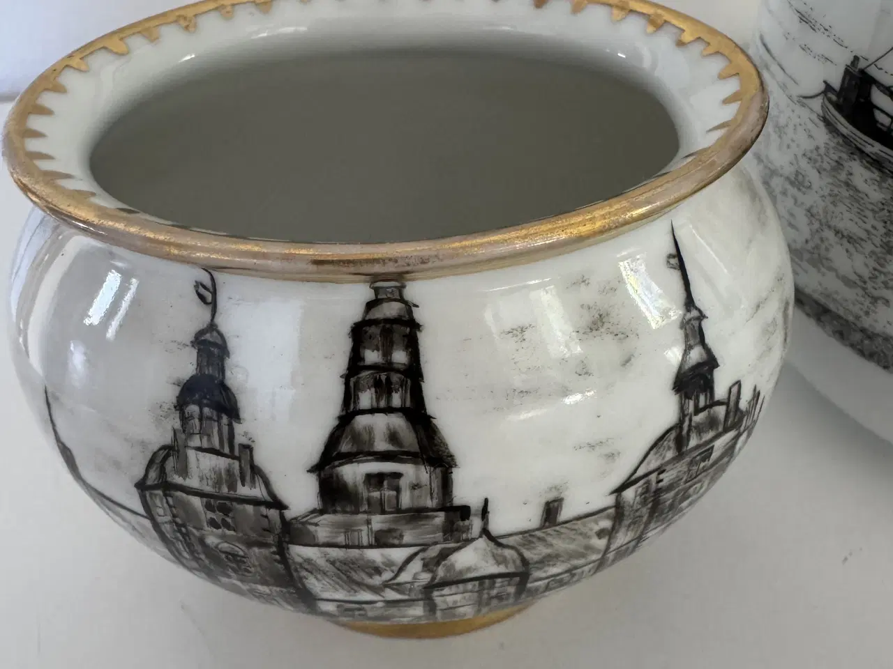 Billede 10 - 2 stk porcelæn vaser fra Royal Copenhagen 