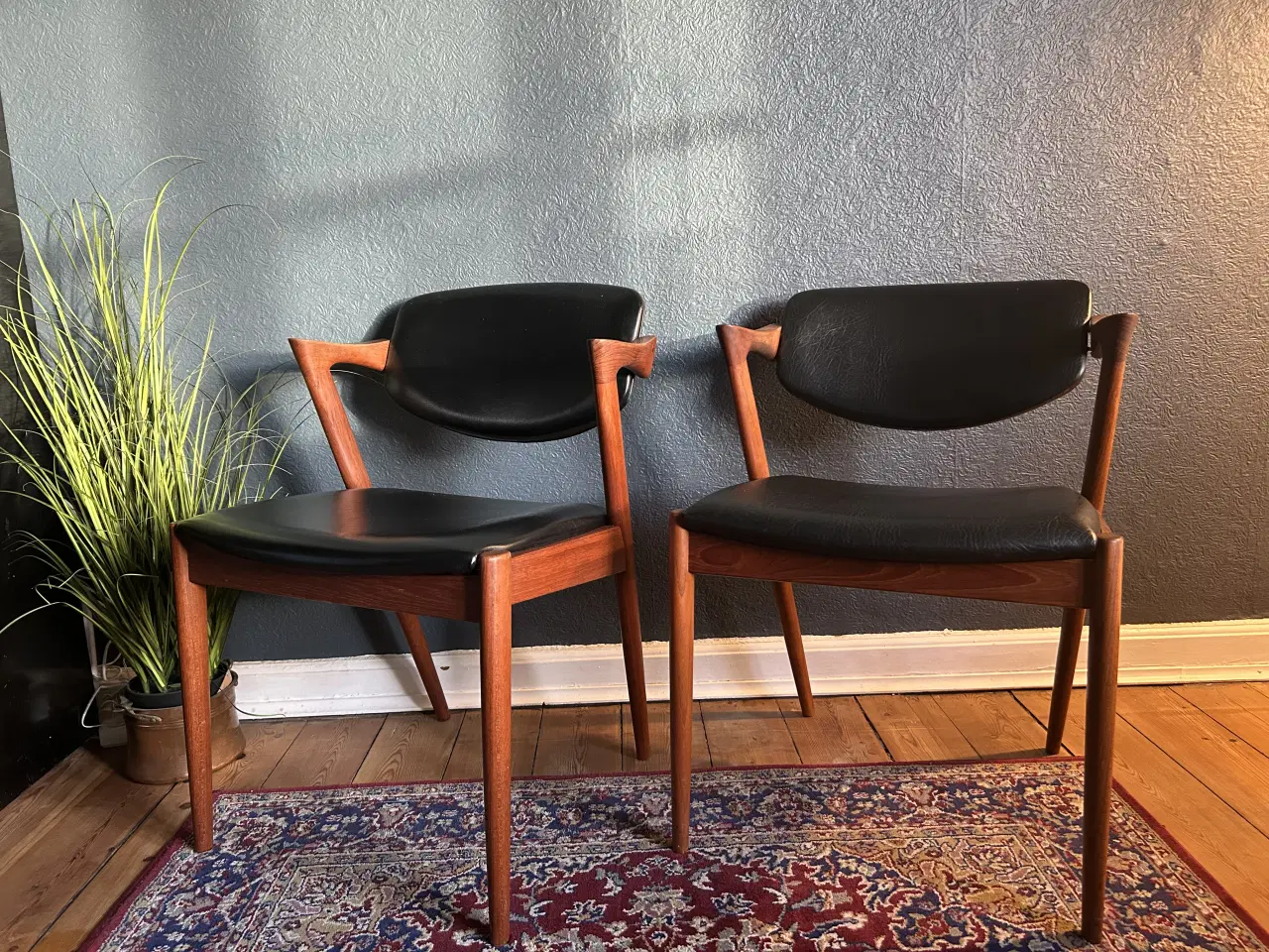 Billede 2 - 2 stk. Kai Kristiansen model 42 (Z-stol) armstole