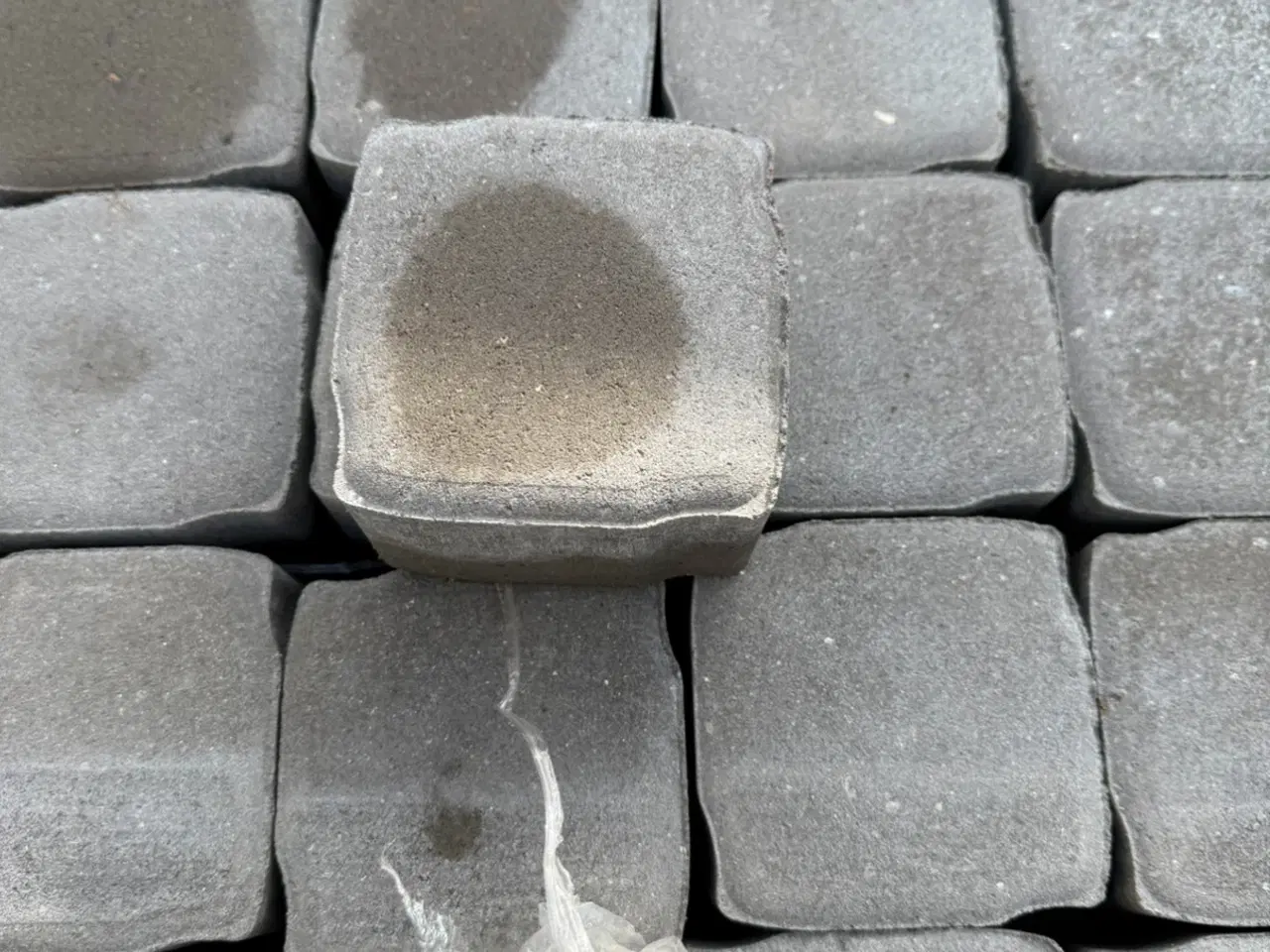 Billede 4 - Betonbrosten 1600 stk. 11,6x6,5cm