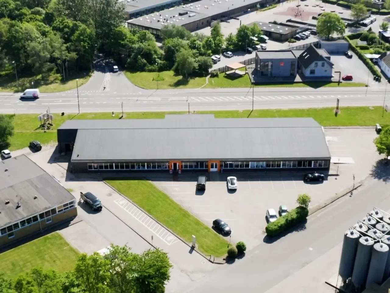 Billede 1 - 340 m² butik med topplacering og synlighed - Vejlevej 359B