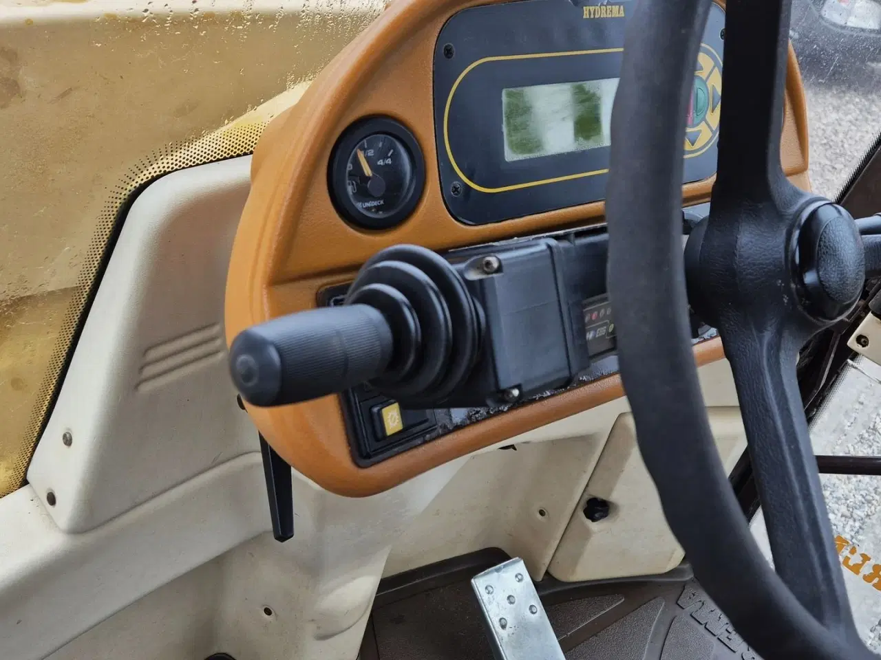 Billede 19 - Hydrema 906B / hy. skift for og bag / skovlsæt / årgang 1997