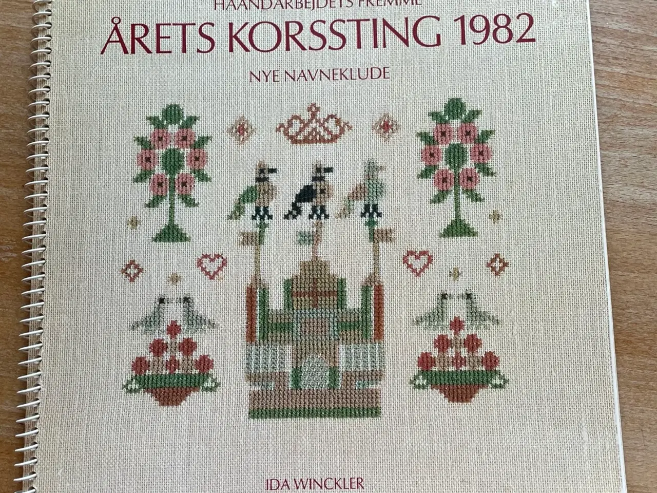 Billede 2 - Aarets korssting 1965, 1982