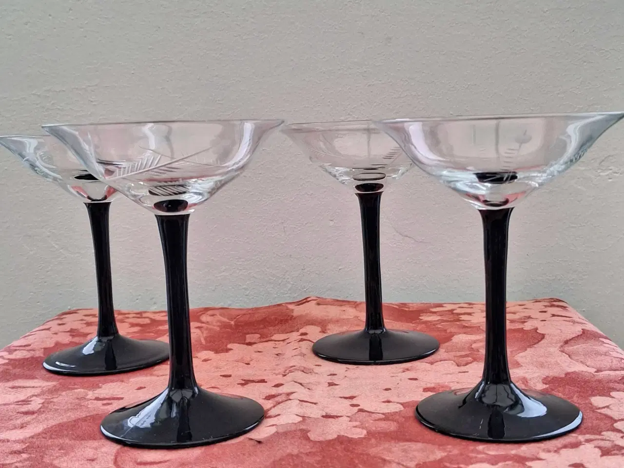 Billede 1 - 4 Holmegaard likør glas med sort fod og stilk