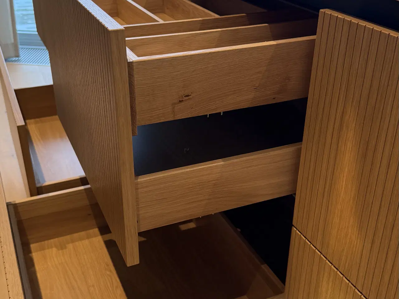 Billede 2 - Rotpunkt køkken kogeø uden hvidevarer.