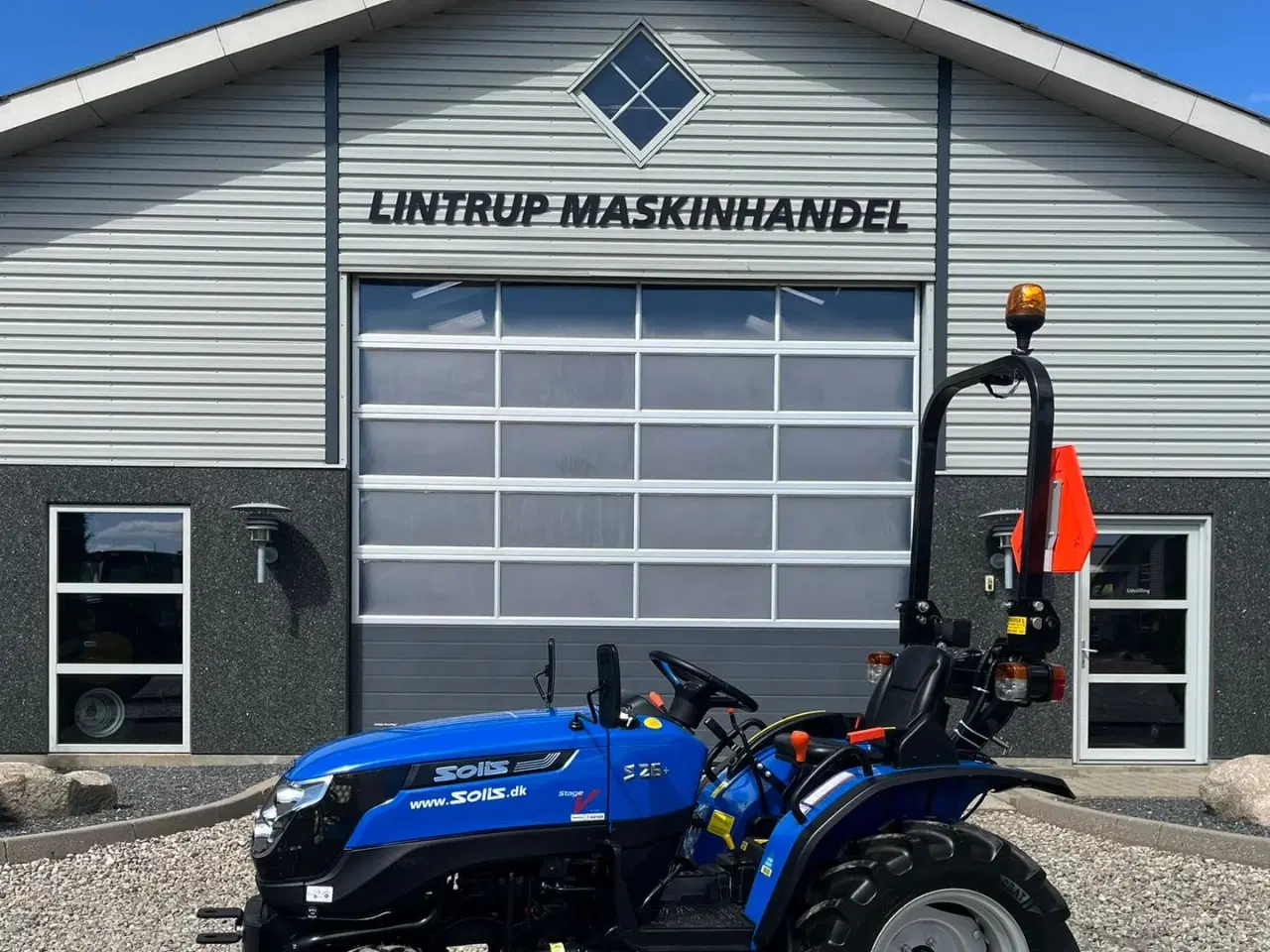 Billede 1 - Solis S26 6+2 Gearmaskine med Servostyring og brede traktorhjul