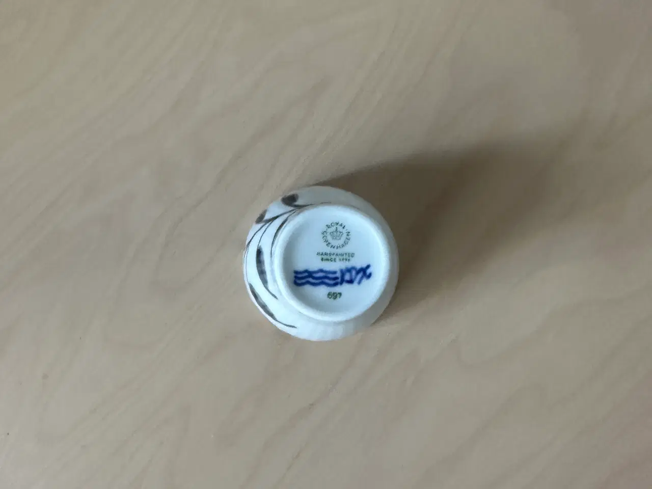 Billede 4 - Royal Copenhagen Sort Mega Riflet Æggebæger