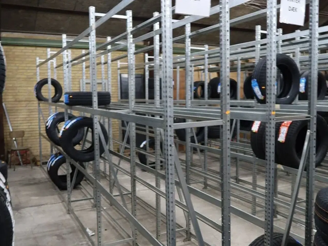 Billede 1 - 8 fag dækreoler uden indhold