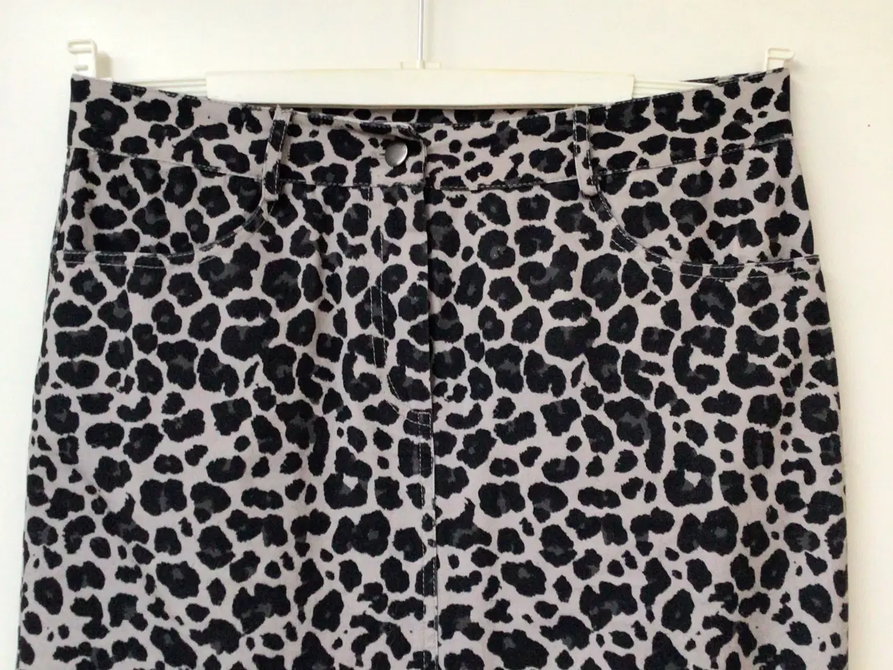 Billede 2 - Depeche nederdel str M