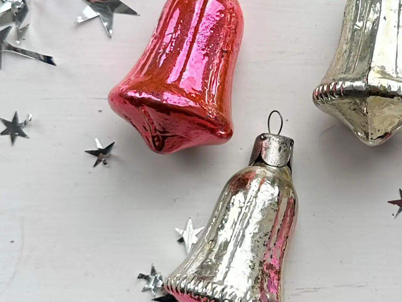 Billede 2 - Vintage julekugler, pink/sølv klokker, 4 stk samlet