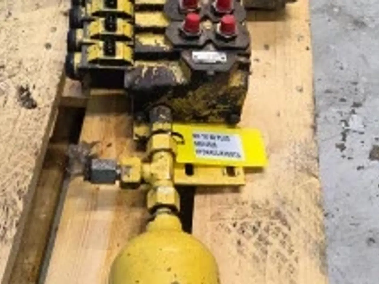 Billede 11 - New Holland TX68 Hydraulikventil 84814526