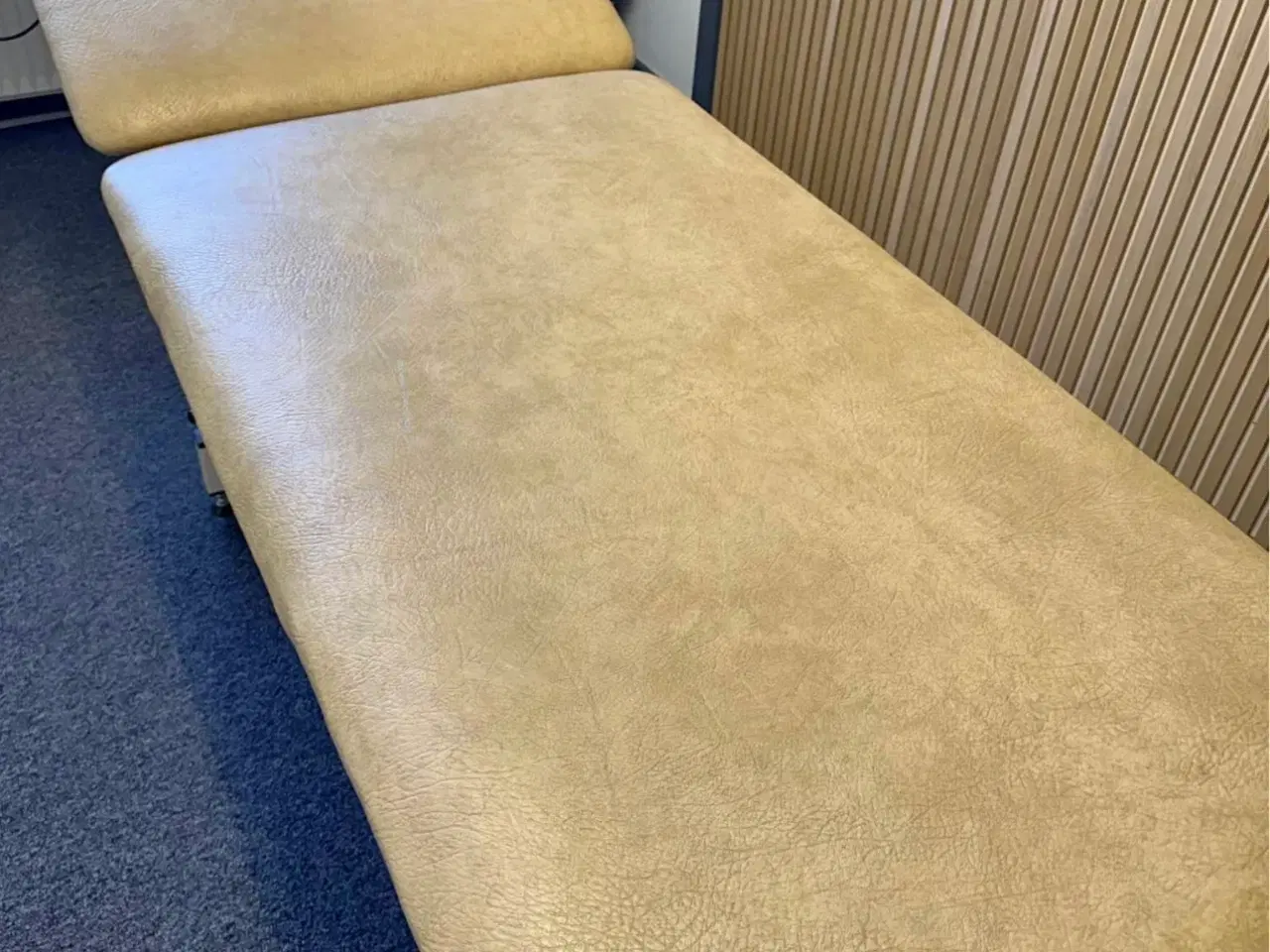 Billede 2 - Behandler briks med el