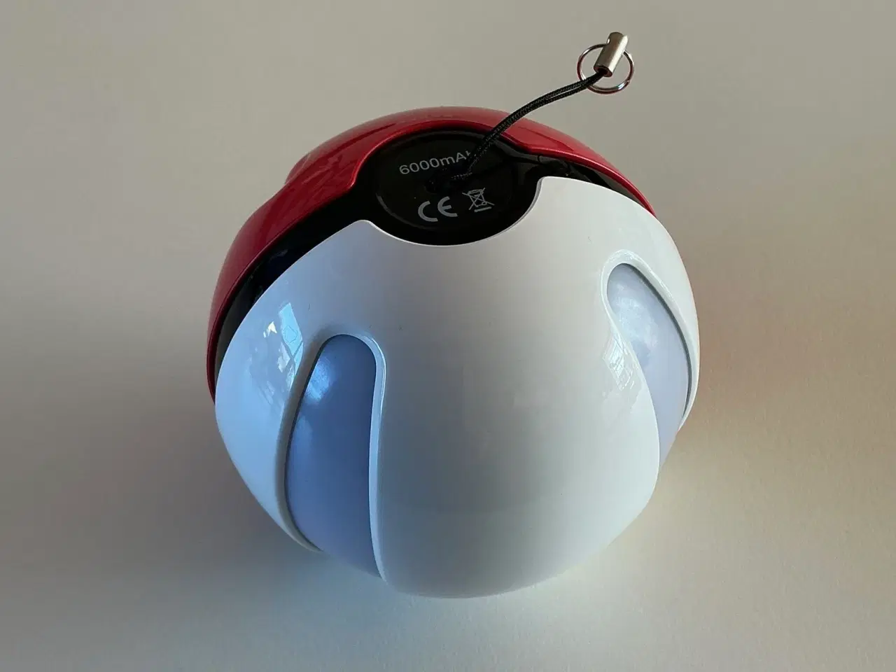 Billede 2 - Pokémon Pokeball Powerbank 6000mAh