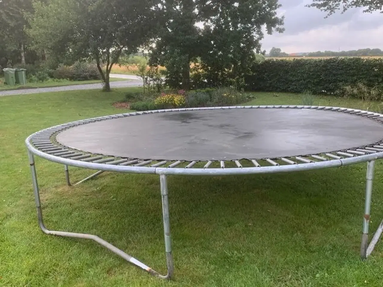 Billede 2 - Stor trampolin