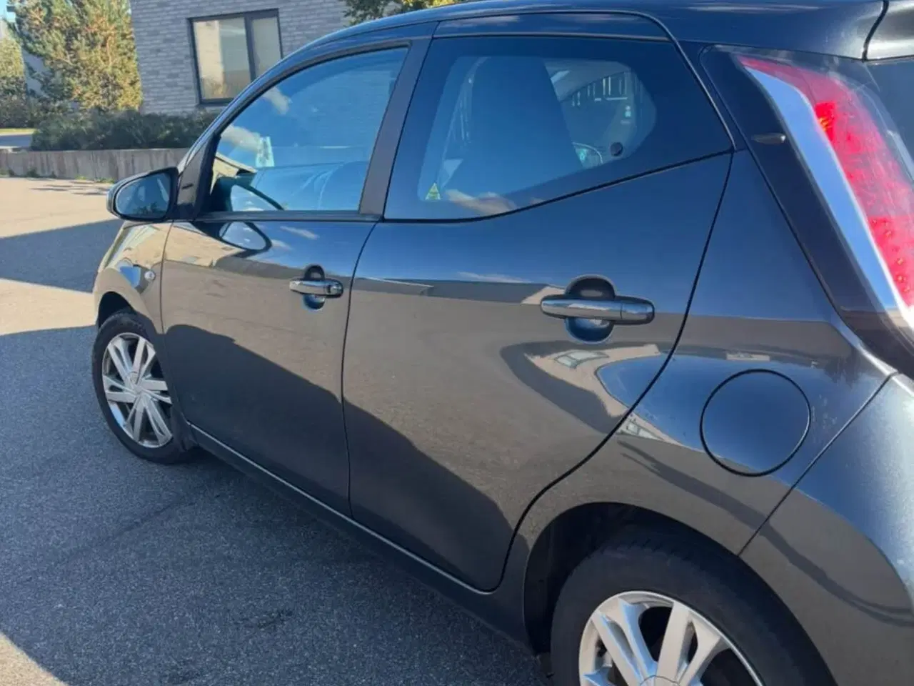 Billede 3 - Velkørende Toyota Aygo 1.0 Vvt-i med soltag 