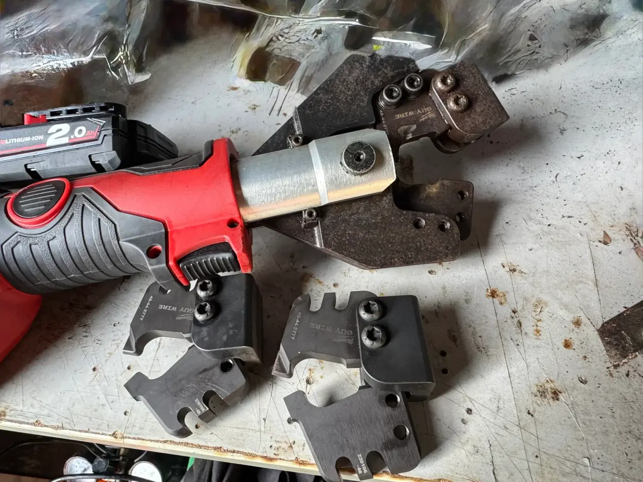 Billede 2 - Boldtsaks/Kabelsaks på batteri