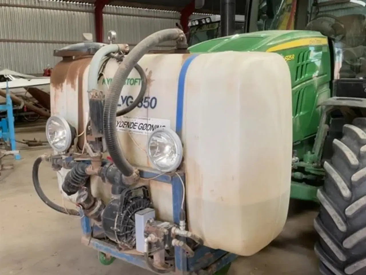 Billede 1 - - - - Front tank 850 L med pumpe