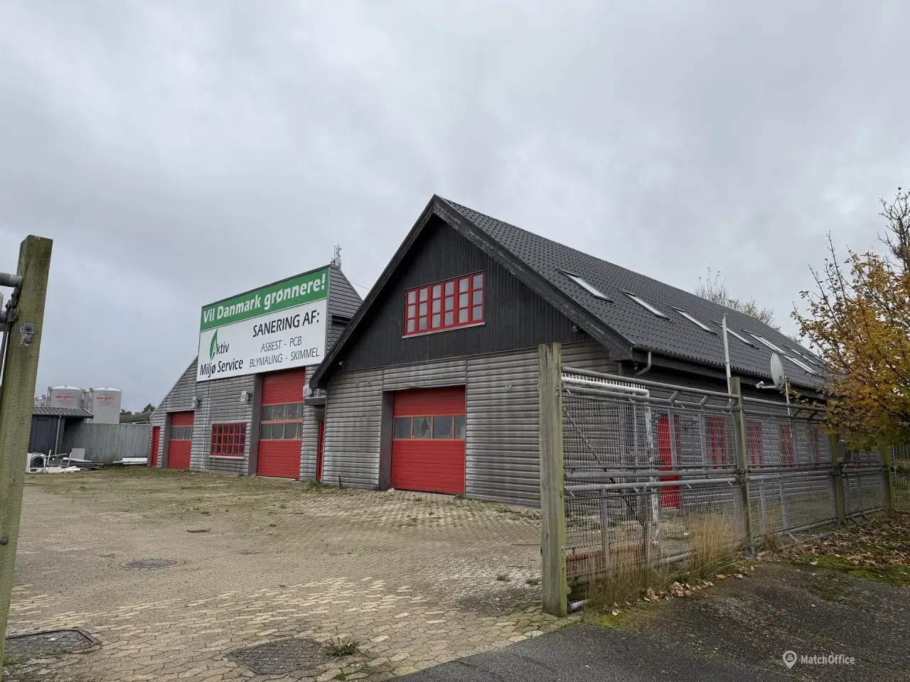 Billede 2 - Højloftet lagerlokale/industriejendom med mange anvendelser til leje