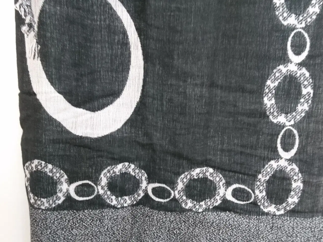 Billede 2 - Tørklæde - med ringmønster 70 x 190 cm
