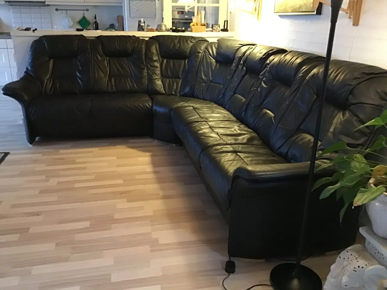 Billede 3 - Hjørnesofa læder pæn og velholdt røgfri