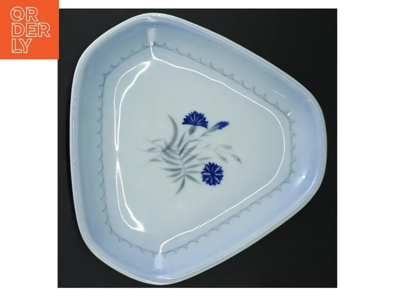 Billede 4 - Blå kornblomst Porcelænsfad, Demeter fra B&G (str. 23 x 23 cm)
