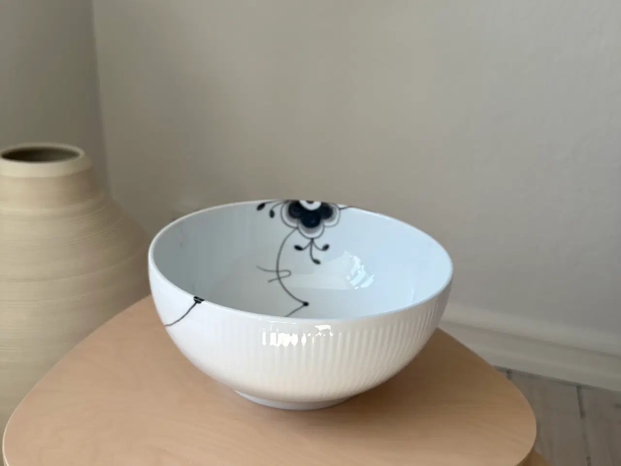 Billede 4 - Royal Copenhagen Sort Mega Riflet Skål Ø 21 cm - P