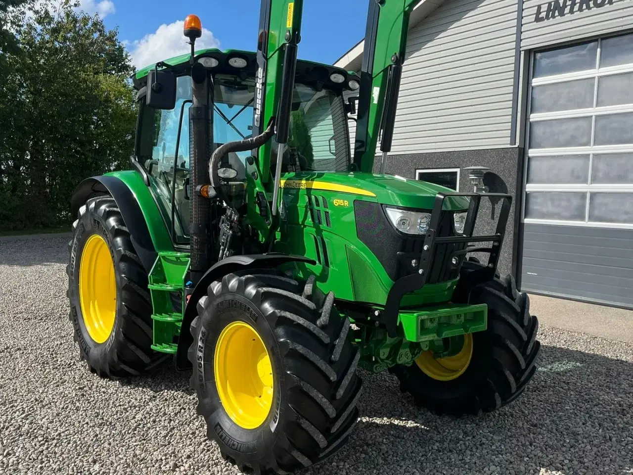 Billede 16 - John Deere 6115R Med frontlæsser og krybegear