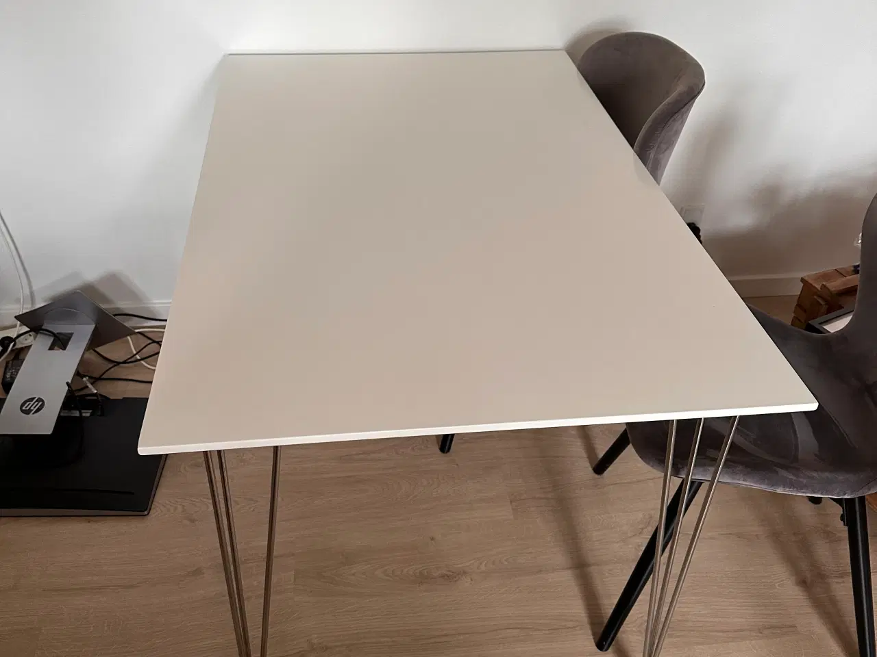 Billede 2 - Hvidt spisebord 
