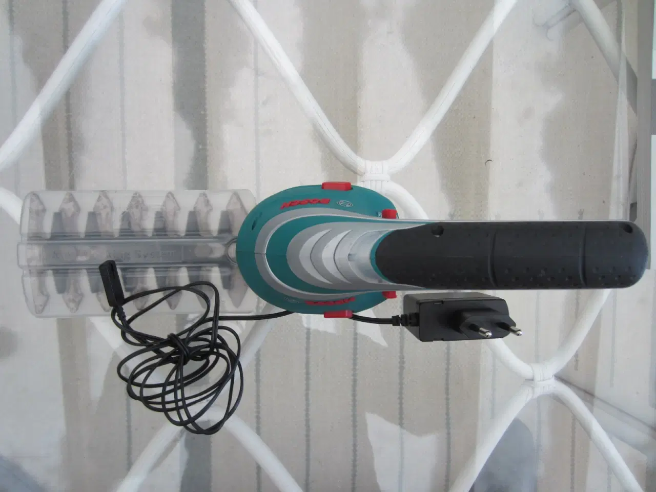 Billede 1 - BOSCH Isio batteridrevet busksaks.