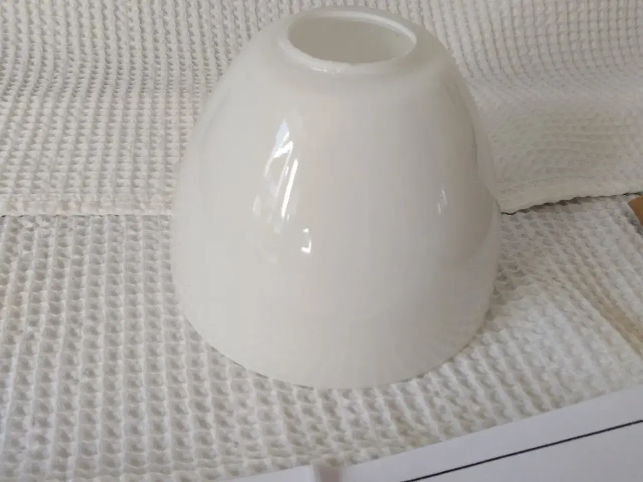 Billede 1 - Halo design lampe i opalglas
