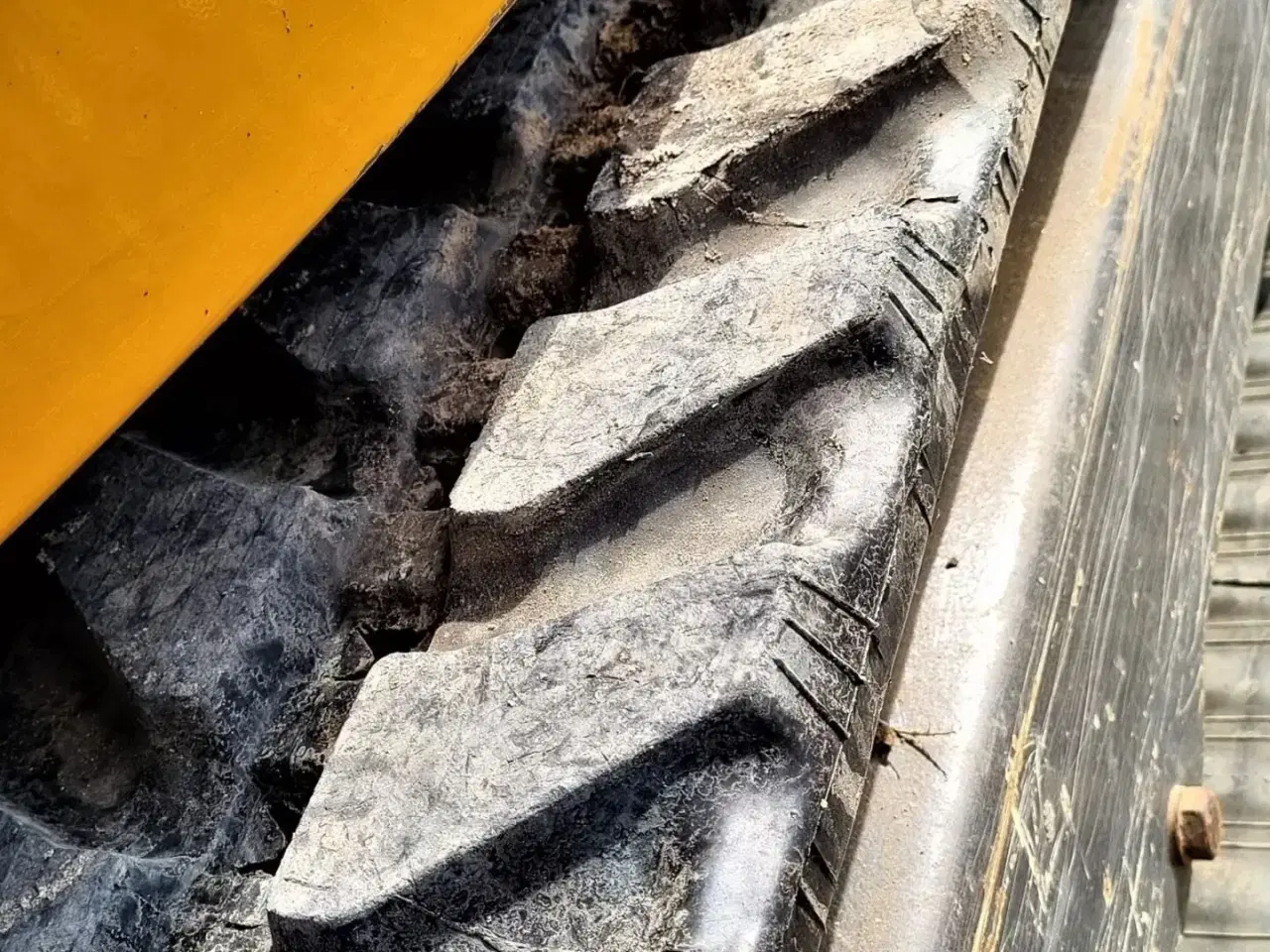 Billede 10 - KATO - IHI 27 V4 / kun 1000 timer / Tiltman og skovlsæt / årg. 2019