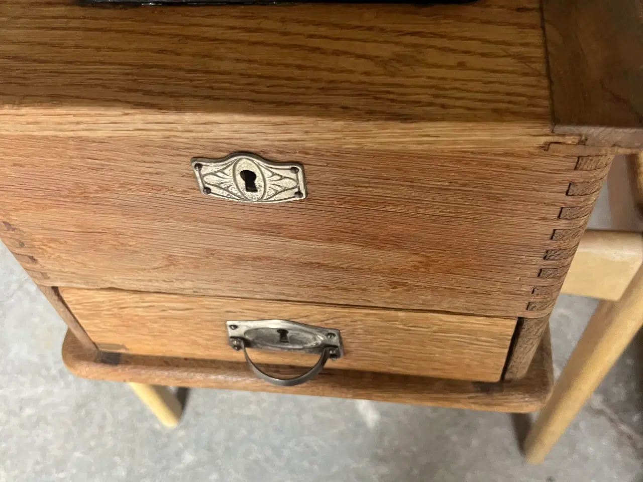 Billede 1 - Påske loppemarked 