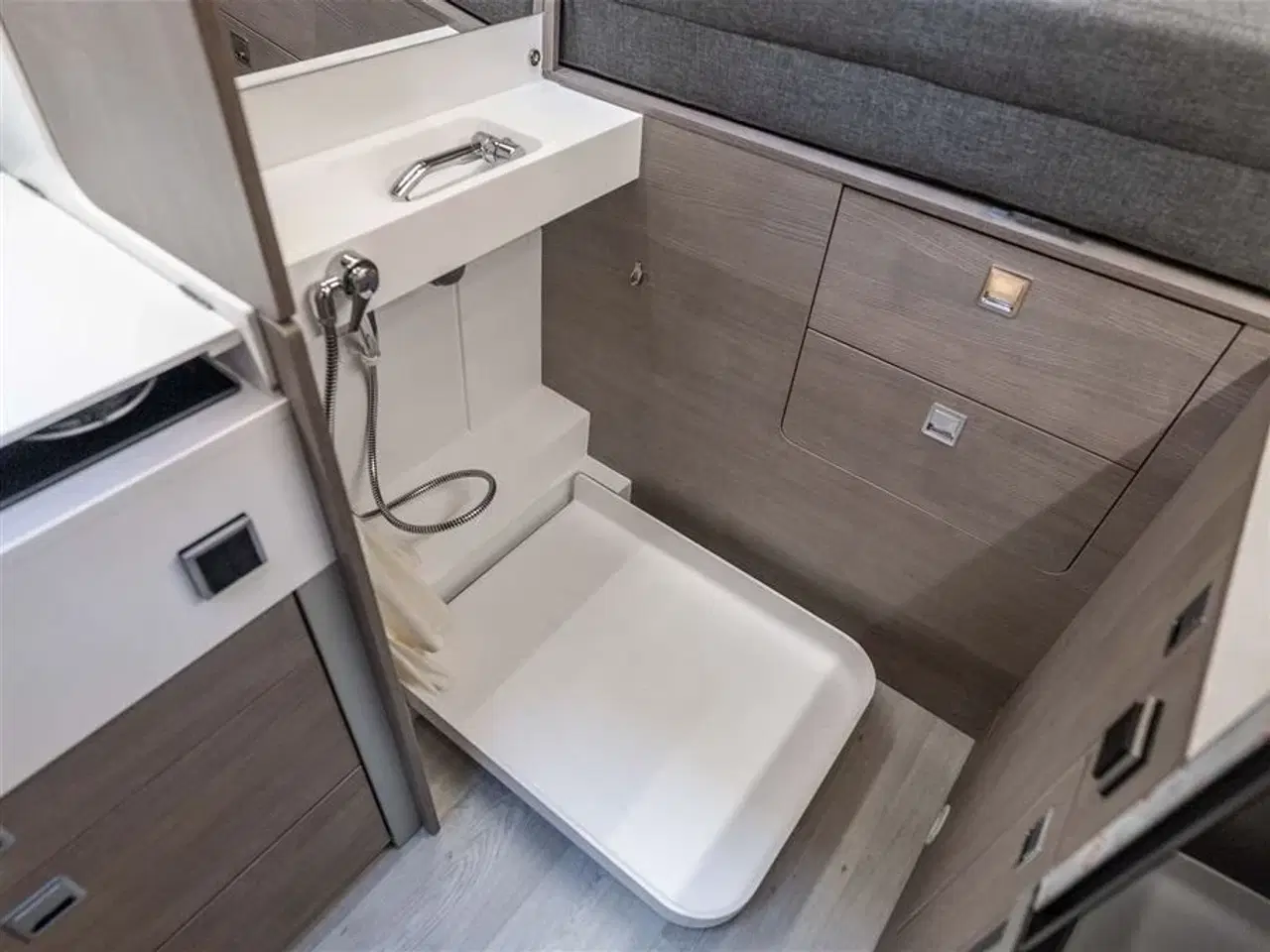 Billede 16 - 0 - FURGOK Langsgående senge og cykel garage på 6 meter!