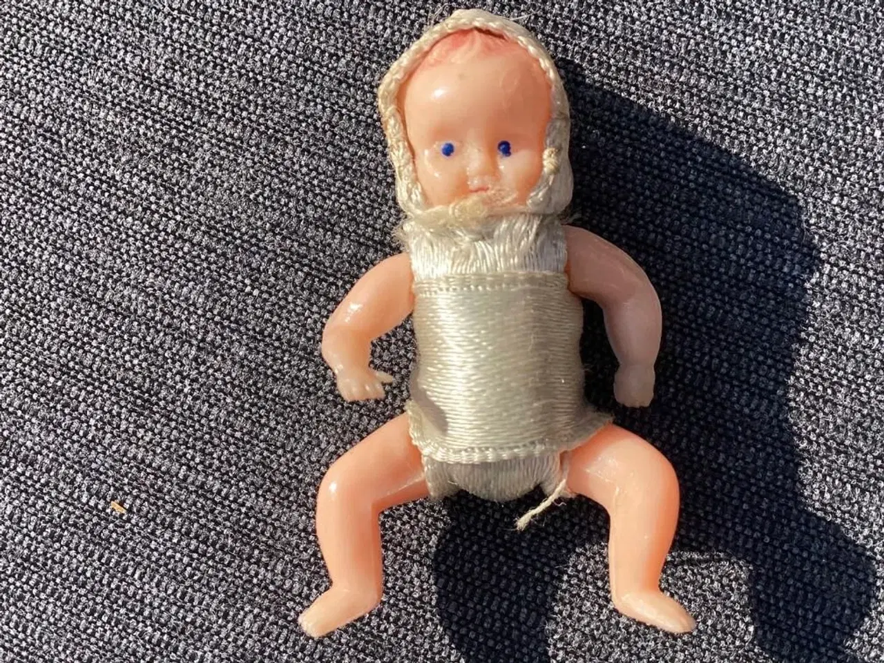 Billede 13 - 6 små dukker  ældre/vintage