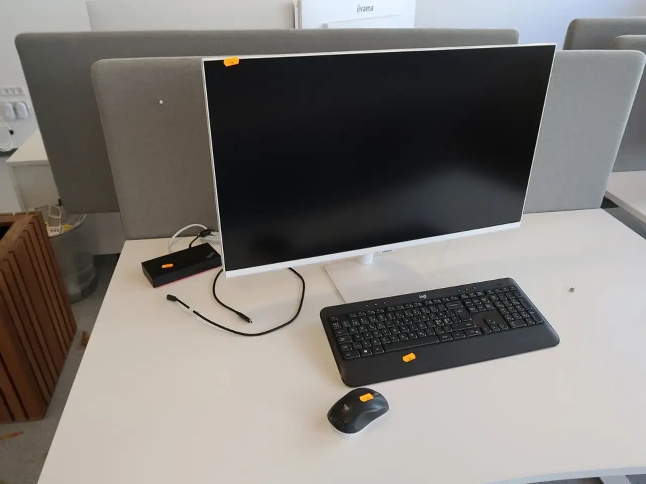 Billede 1 - Computerskærm SAMSUNG S32AM501NU med dockingstation, tastatur og mus