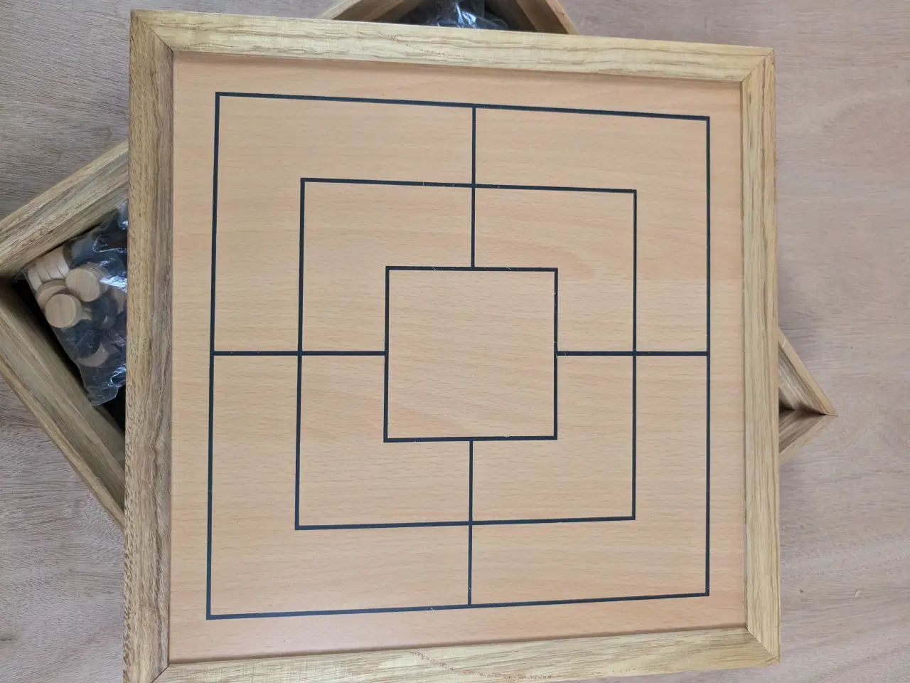 Billede 5 - Træ brætspilssæt med fem klassiske spil